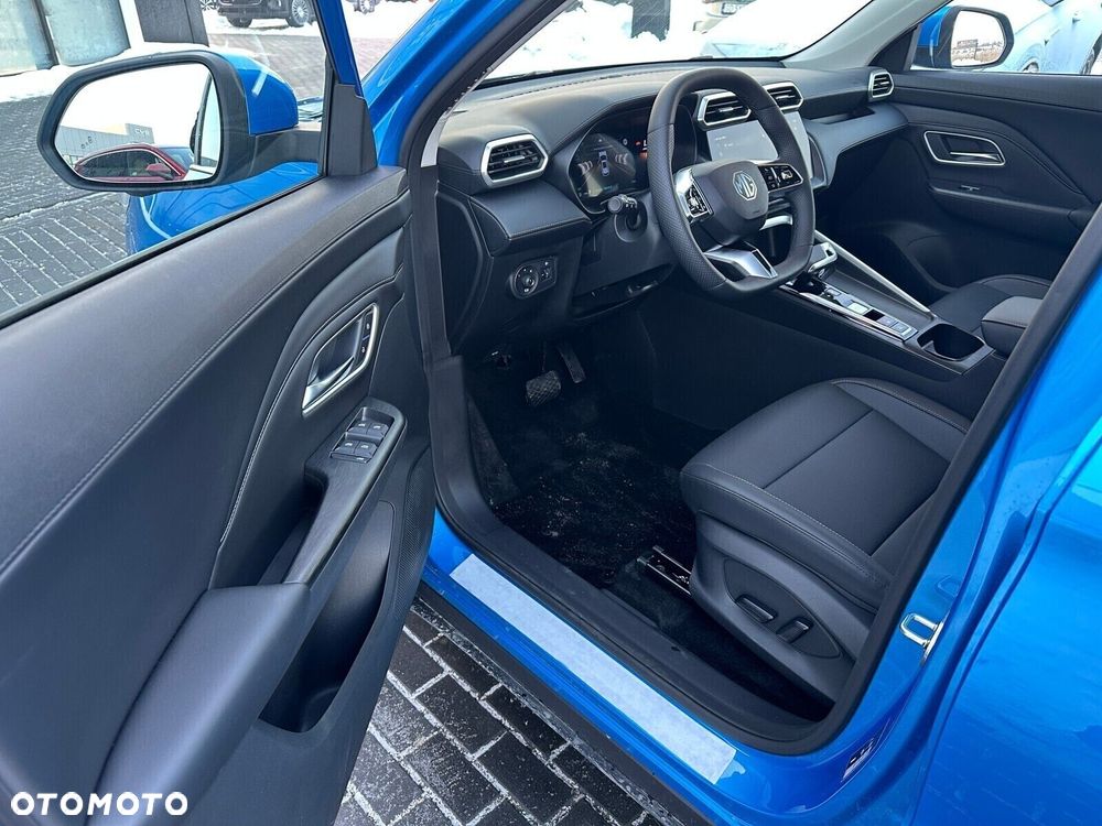 MG ZS Hybrid+ - 11