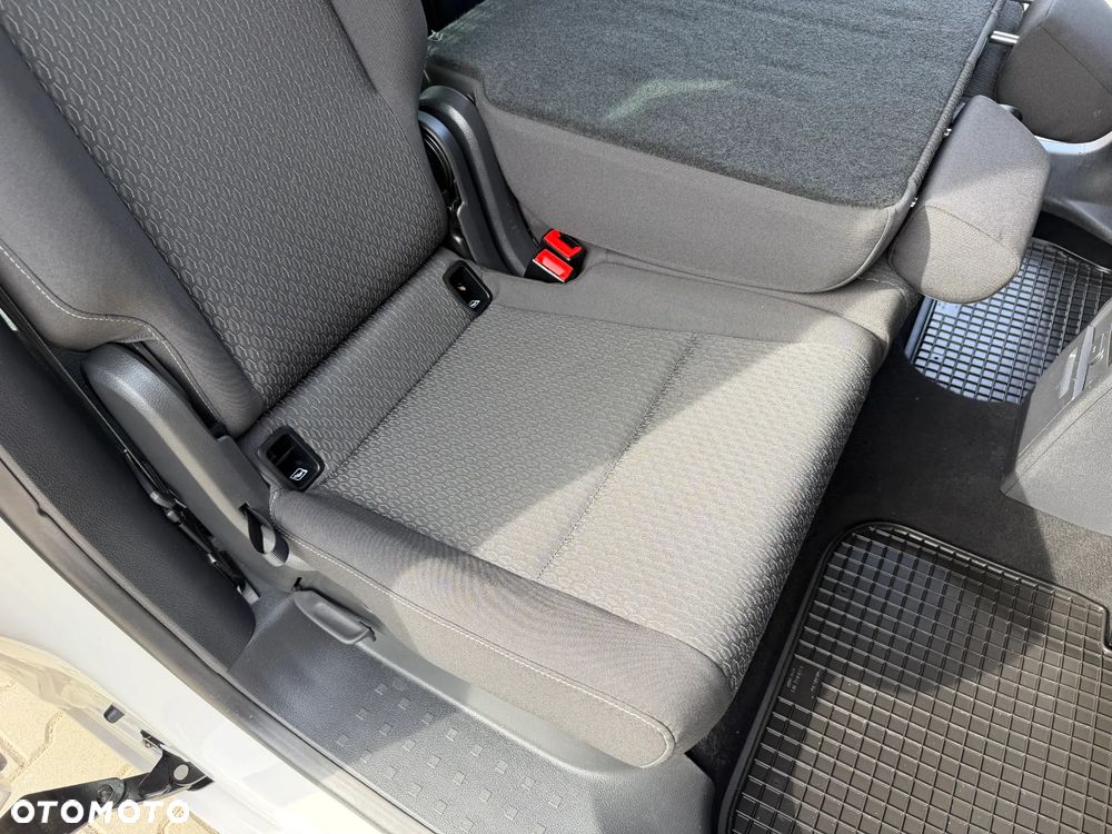 Volkswagen CADDY MAXI ORYGINAŁ KOMBI VAN MINIBUS 5 Osobowy 2x Boczne drzwi + tylne 2 skrzydłowe, Mocny 2.0TDI DFSD Euro6, Alarm, Czujniki cofania, Servotronic, Awaryjne ham.. ANB, Spec. wyciszenie, Bezwypadkowy pełen serwis ZADBANY ! Podwójne resory tylnej osi - WZMOCNIONE ZAWIESZENIE KOŁA 16' ! MODEL 2020 - 25