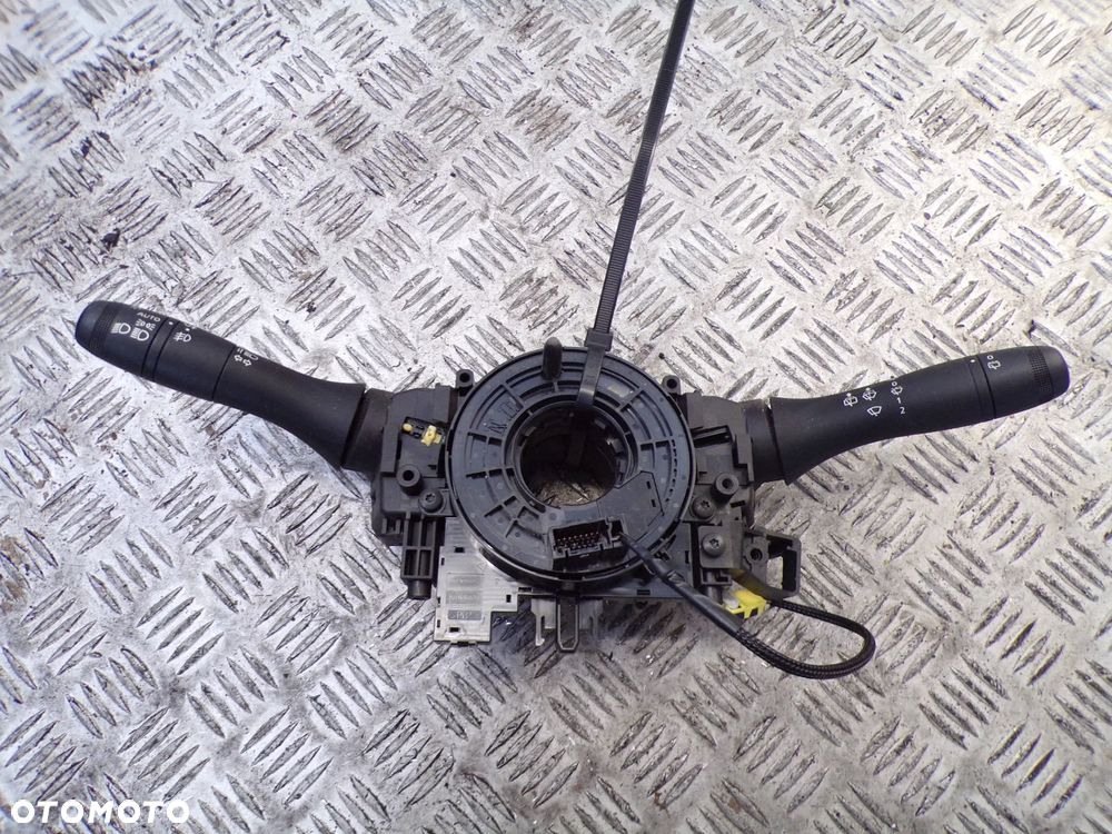 PRZEŁĄCZNIK ZESPOLONY KOMBAJN DACIA DUSTER II 255678207R - 1