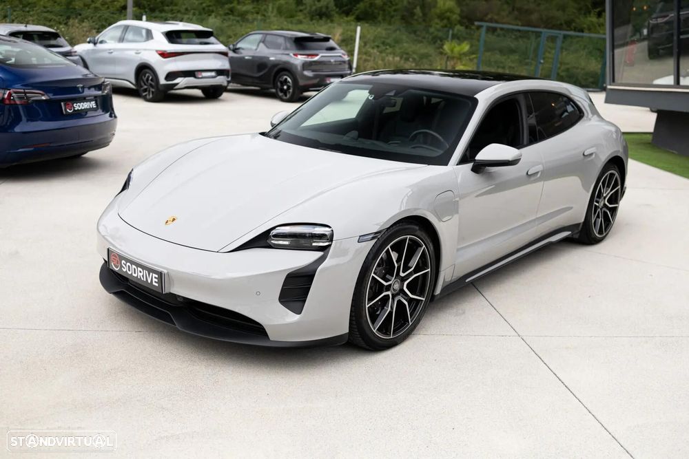 Porsche Taycan Sport Turismo - 21