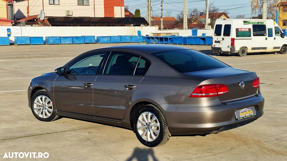 Volkswagen Passat 1.6 TDI DPF BlueMotion Technology Comfortline - 6