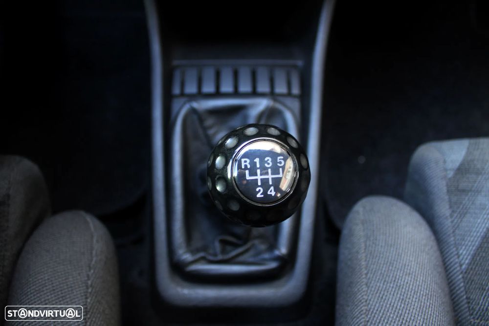 VW Golf ver-1-8-gti-16v - 36