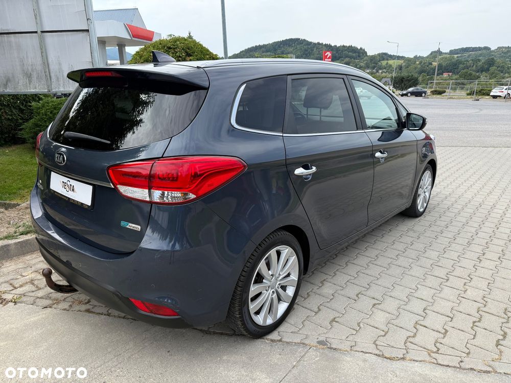 Kia Carens - 4