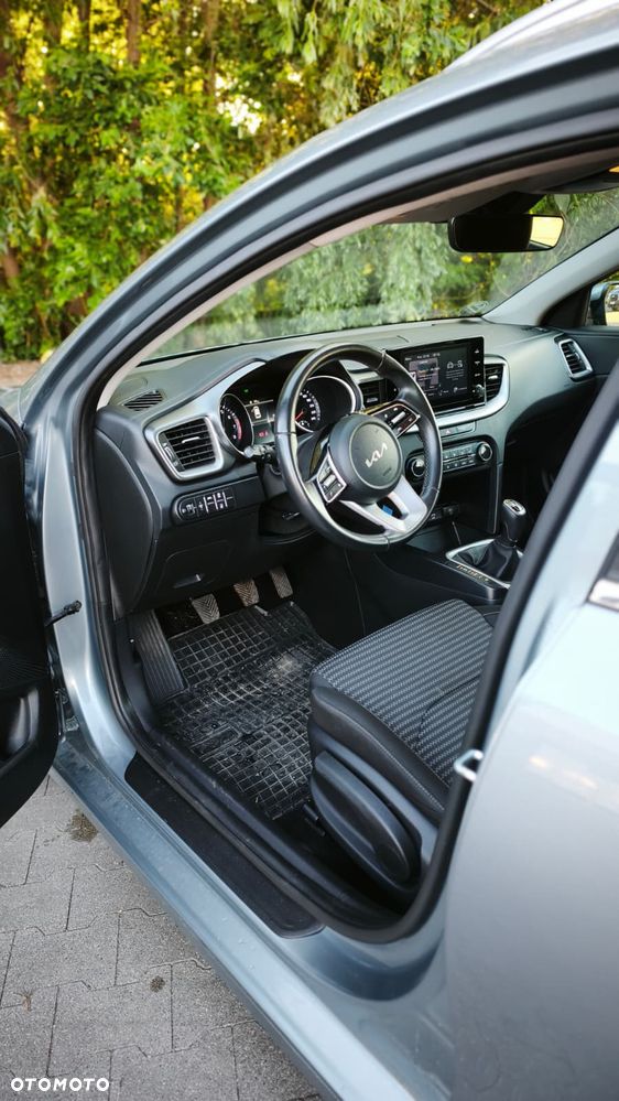 Kia Ceed - 16