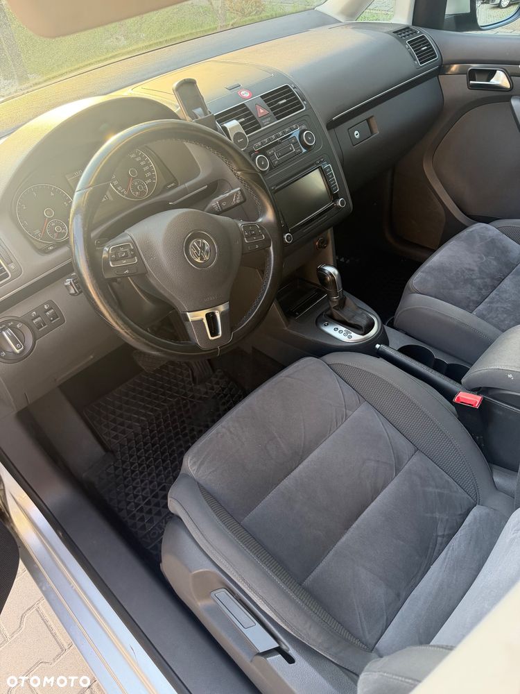 Volkswagen Touran 2.0 TDI Highline DSG - 6