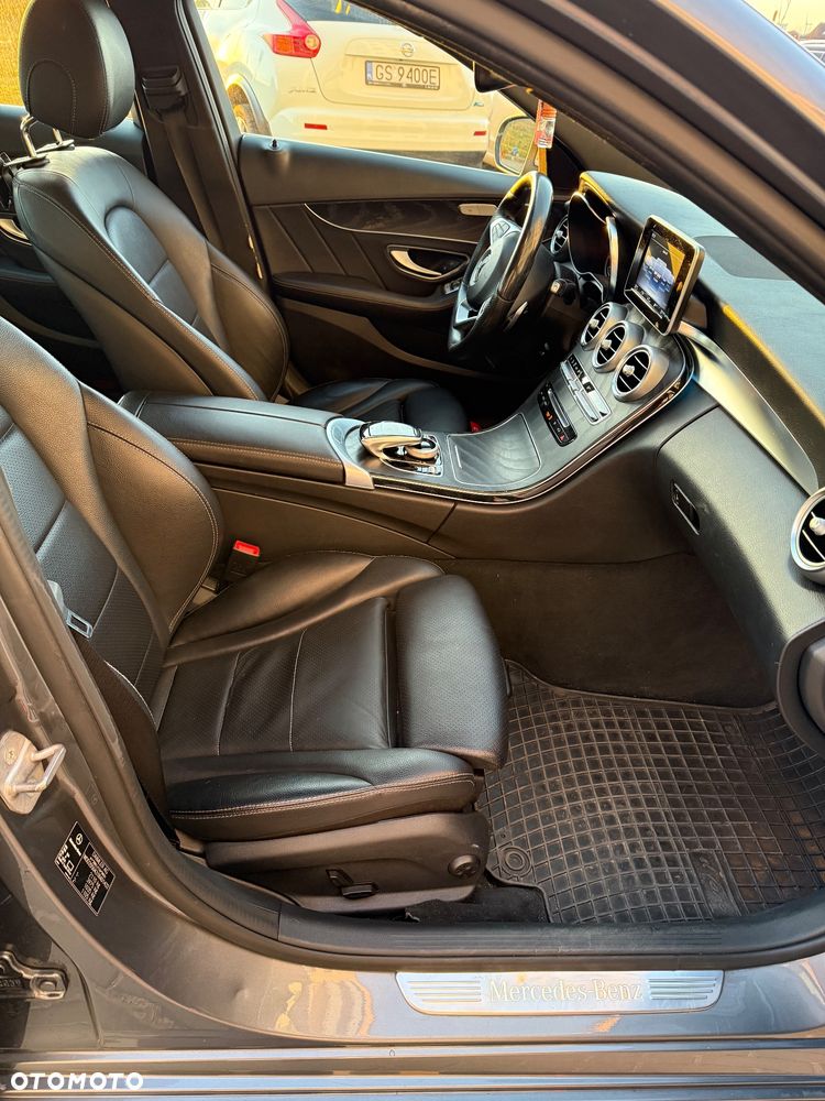 Mercedes-Benz Klasa C 200 4-Matic 9G-TRONIC - 17
