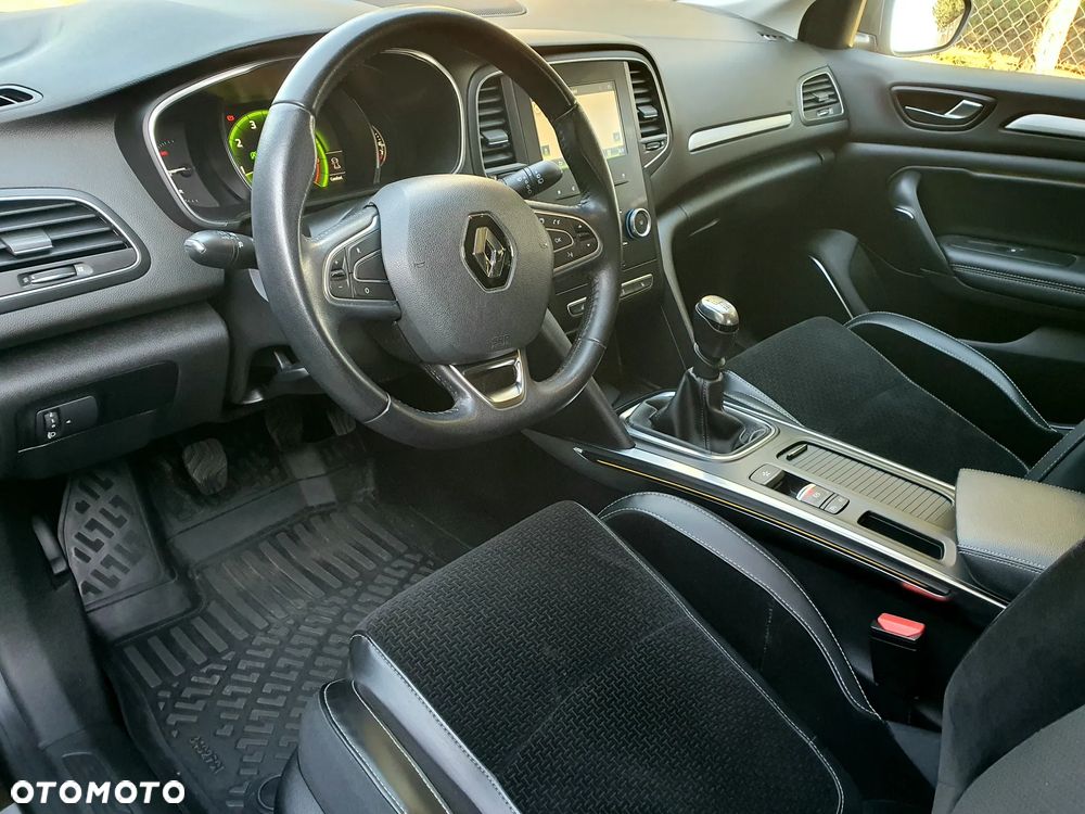 Renault Megane ENERGY TCe 130 BOSE EDITION - 15