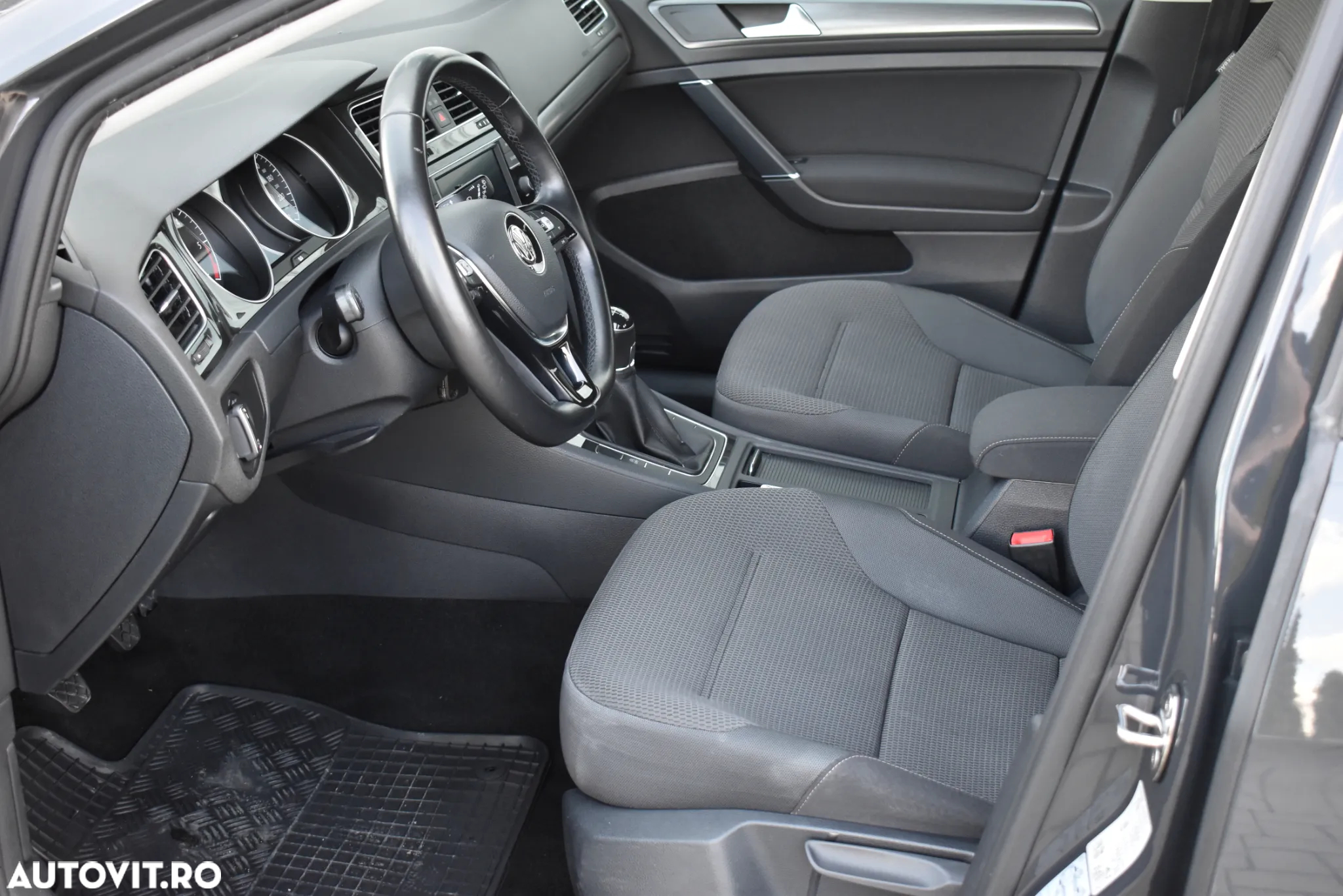 Volkswagen Golf 1.6 TDI Comfortline - 5
