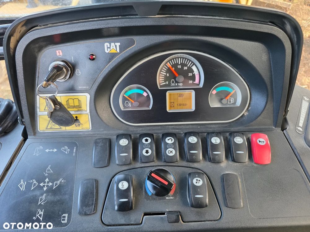 Caterpillar 428 - 7