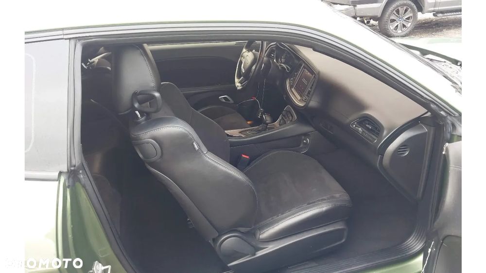 Dodge Challenger - 14