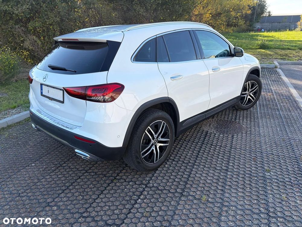 Mercedes-Benz GLA 200 4-Matic Progressive - 4