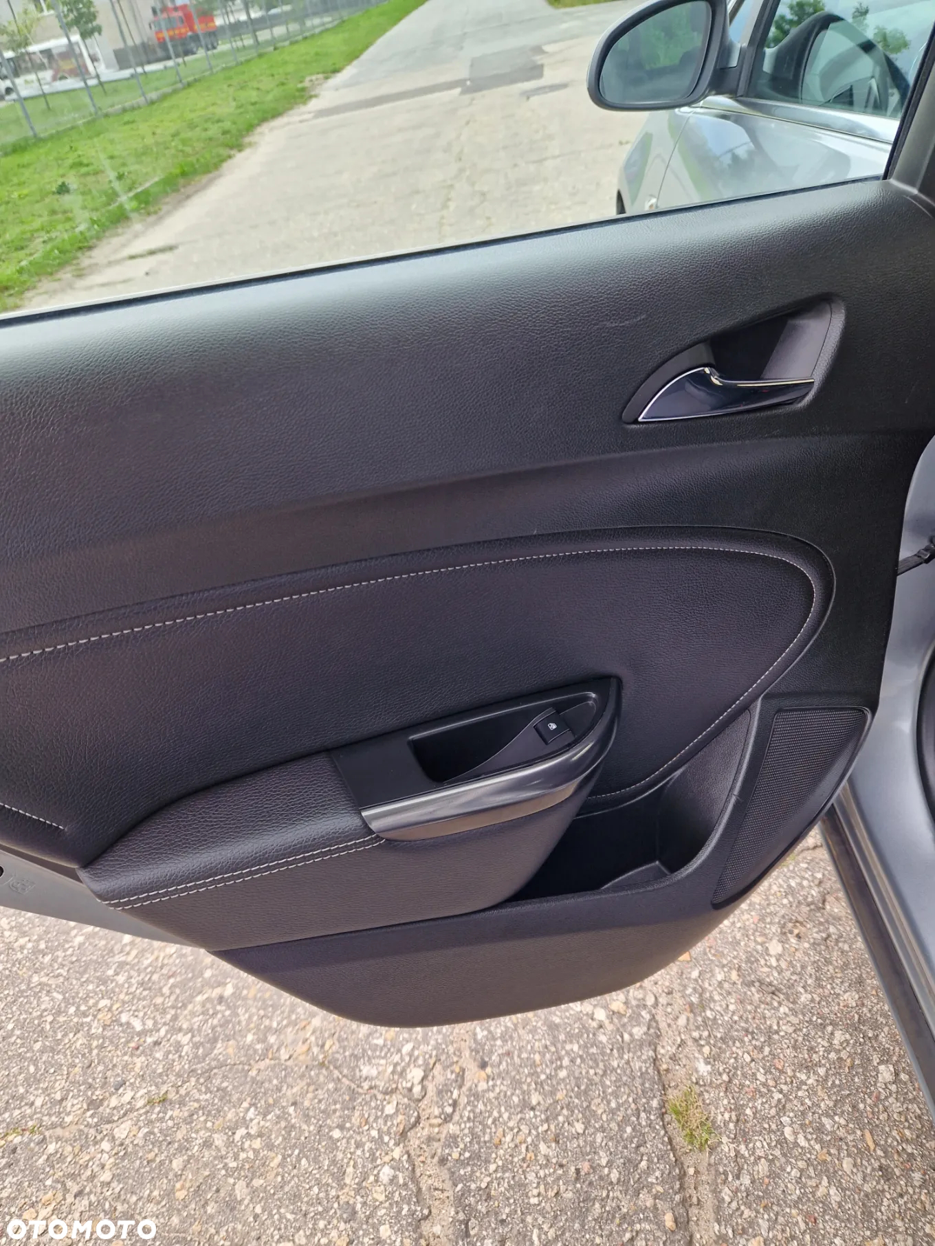 Opel Astra IV 1.4 T Cosmo - 13