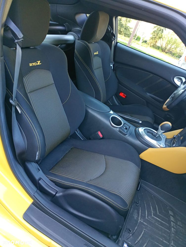 Nissan 370 Z - 7