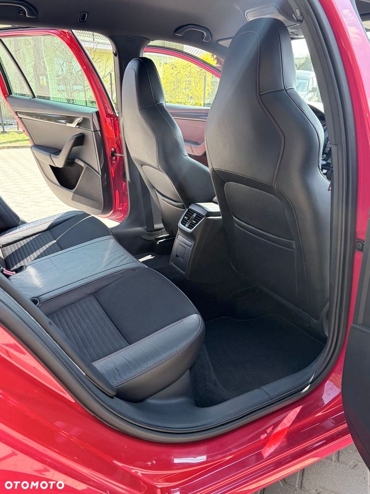 Skoda Octavia 2.0 TSI (Green tec) DSG RS - 12