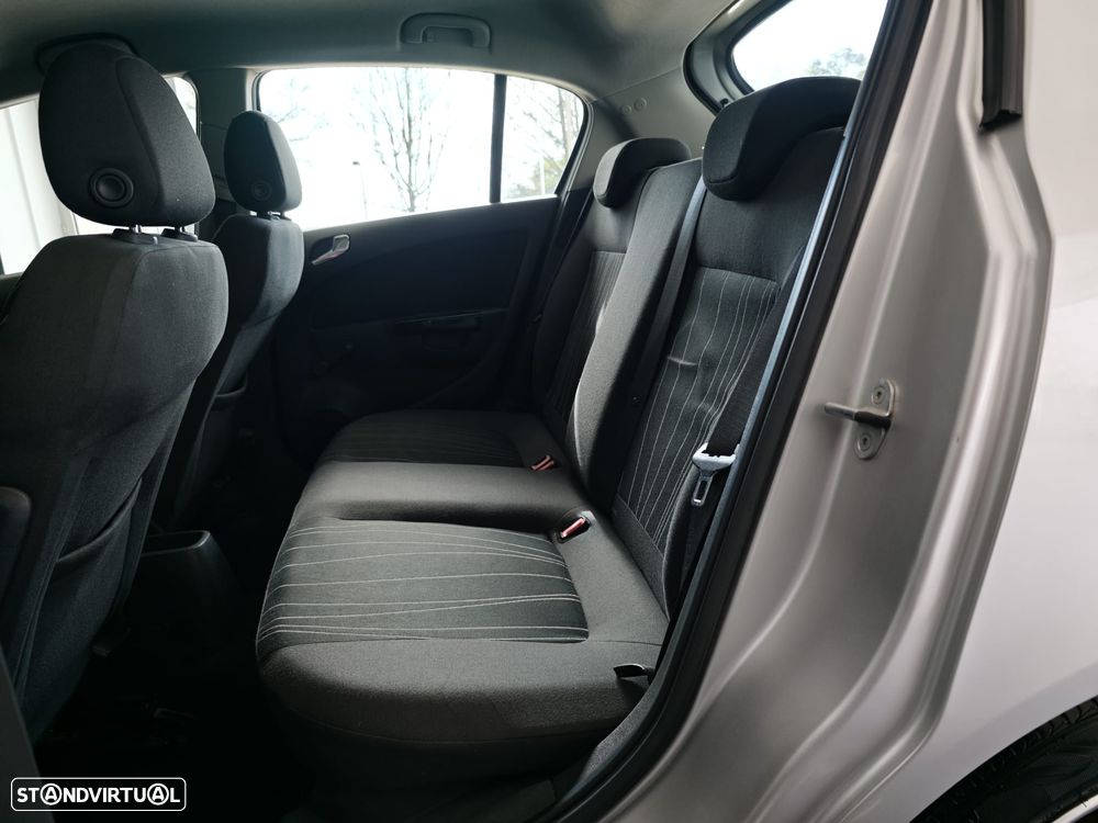 Opel Corsa 1.2 Cosmo - 33