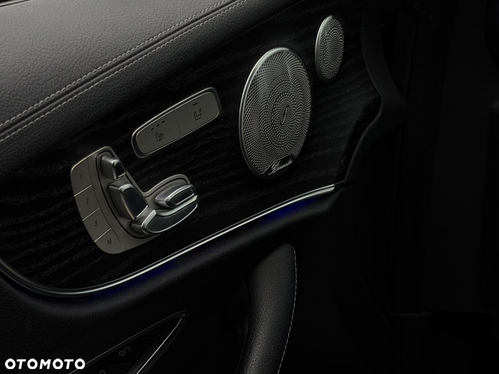 Mercedes-Benz Klasa E 400 4-Matic 9G-TRONIC - 17
