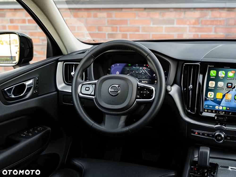Volvo XC 60 B4 D AWD Plus Dark - 32