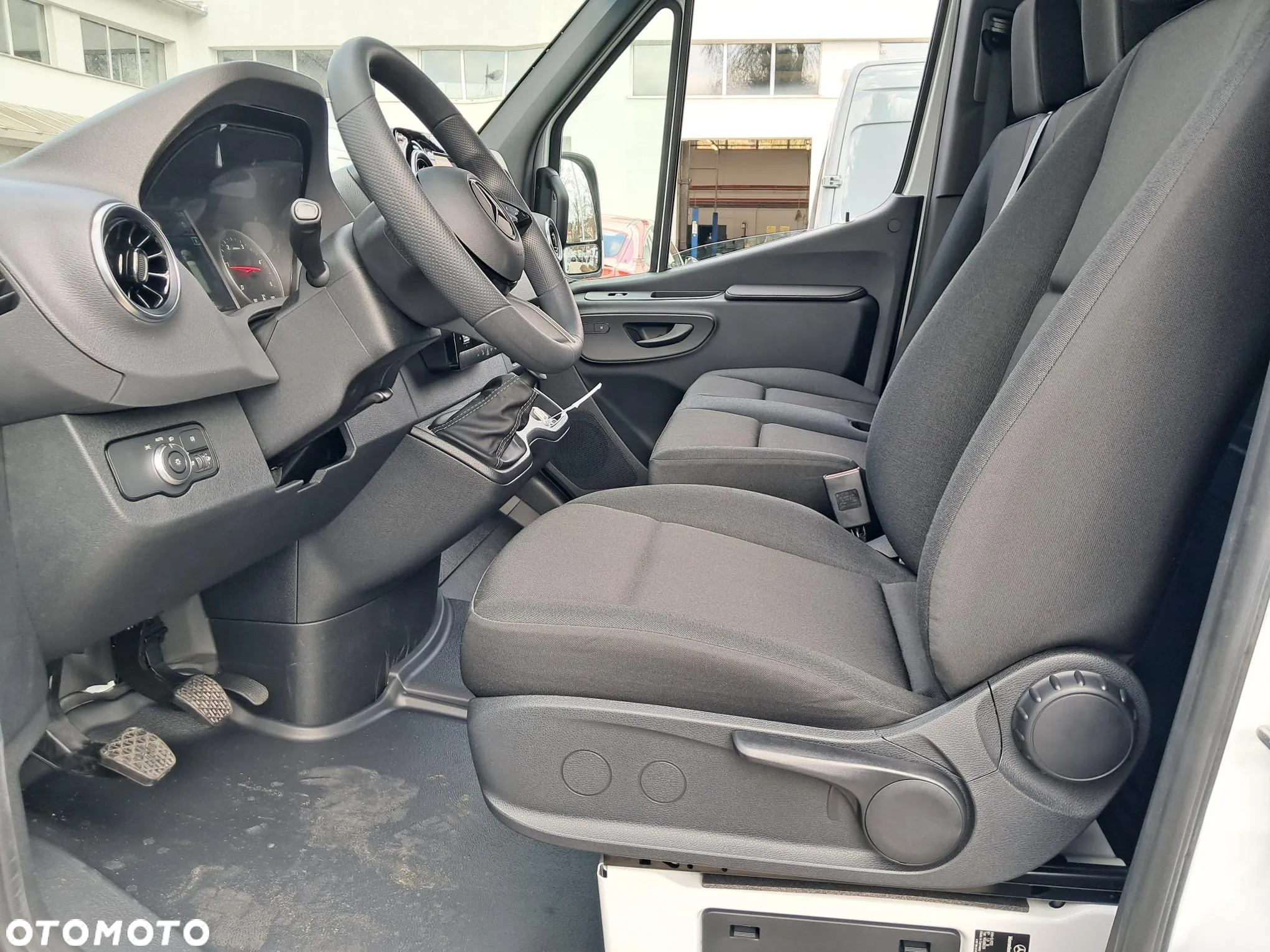 Mercedes-Benz SPRINTER - 8