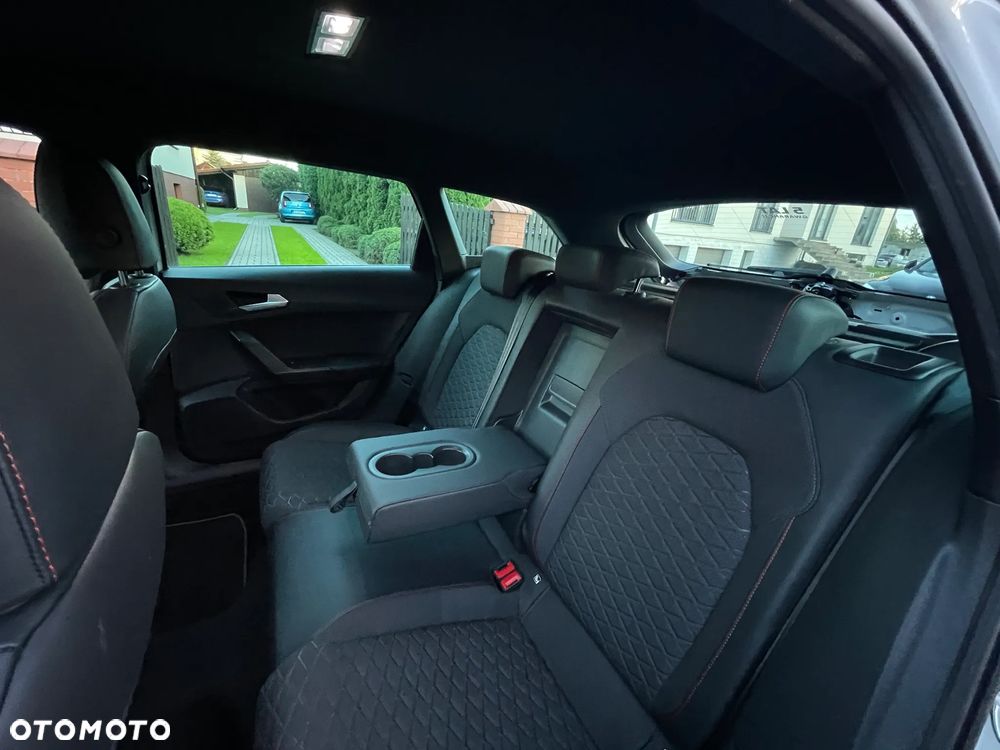 Seat Leon Sportstourer 2.0 TDI FR DSG - 38