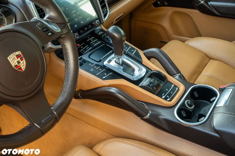Porsche Cayenne S - 17