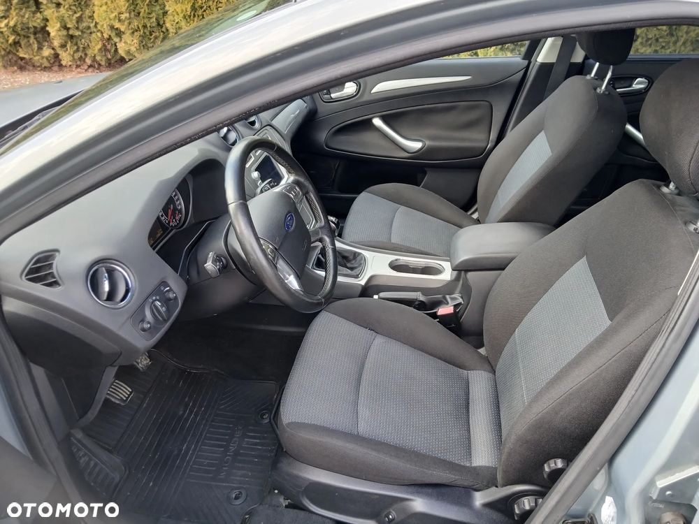 Ford Mondeo 2.5 Titanium - 18