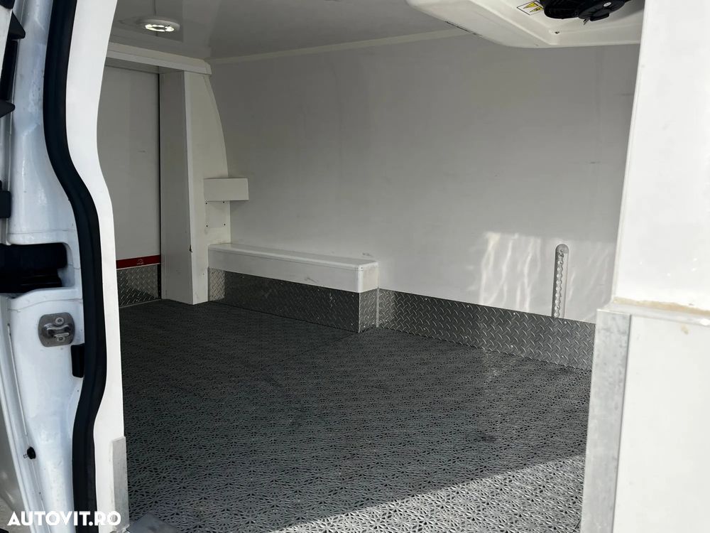 Ford Transit Custom - 12