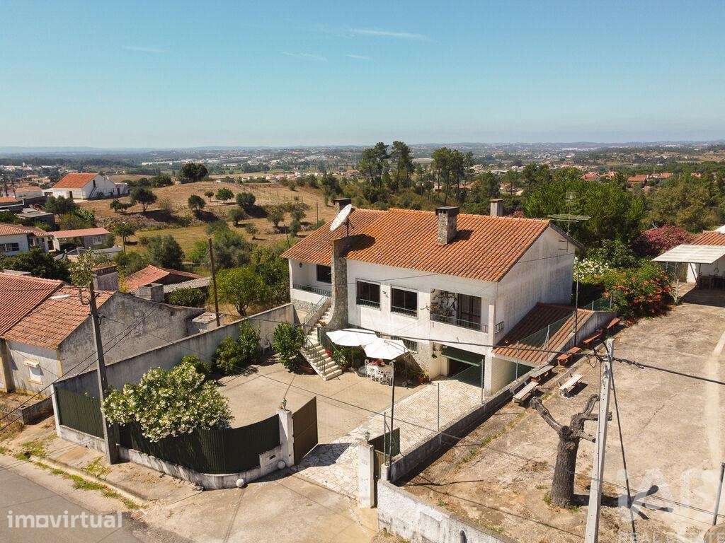 Quinta T3 em São Pedro de Tomar de 335,00 m2 - Grande imagem: 2/29