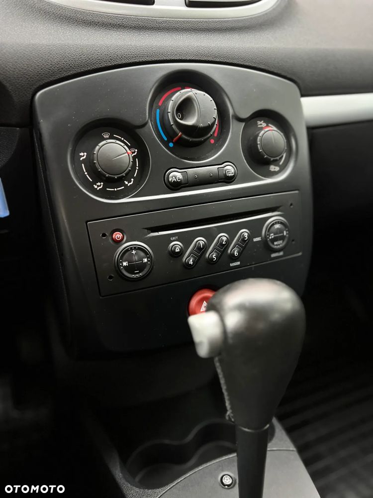 Renault Clio - 21