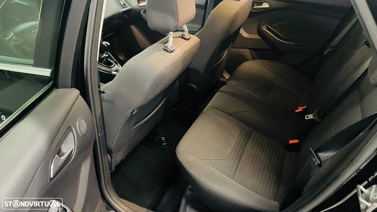 Ford Focus 1.0 EcoBoost Titanium - 11
