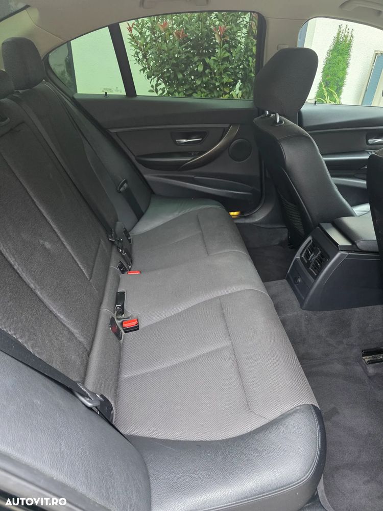 BMW Seria 3 320d Aut. Modern Line - 10