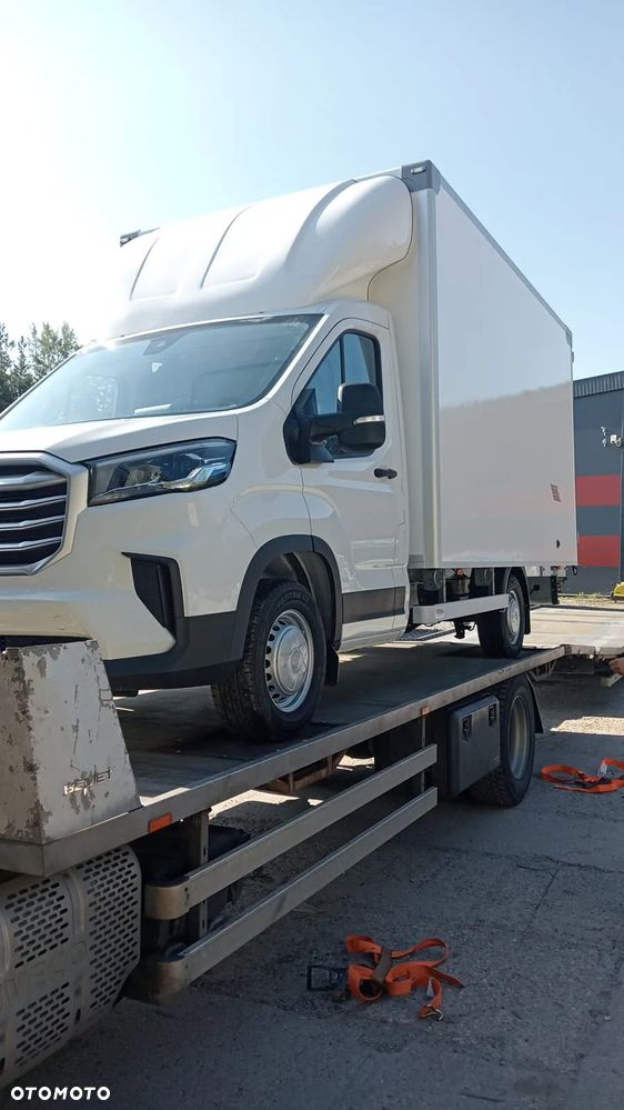 Maxus Deliver 9 - 18
