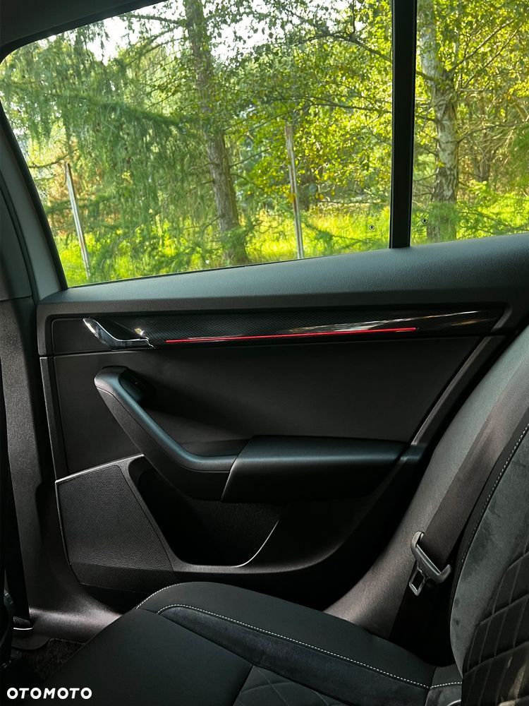 Skoda Octavia 2.0 TDI RS DSG - 16