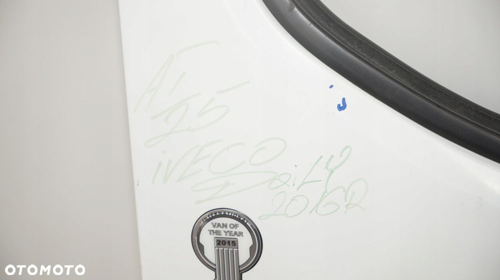 DRZWI PRAWY PRZÓD IVECO DAILY IV 16R - 4