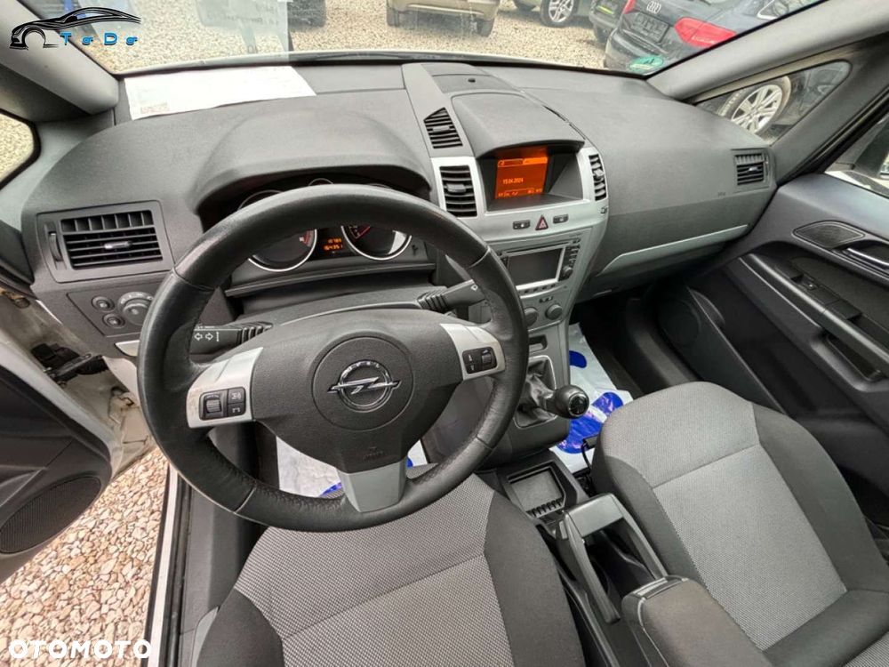 Opel Zafira - 15