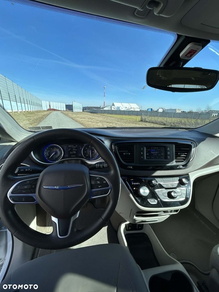 Chrysler Pacifica - 9