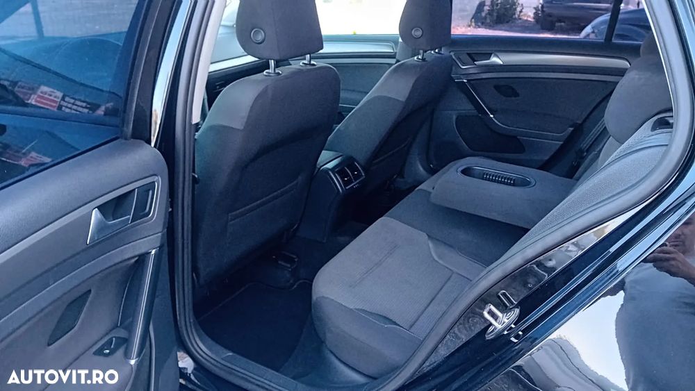 Volkswagen Golf 1.6 TDI DPF BlueMotion Technology Highline - 10