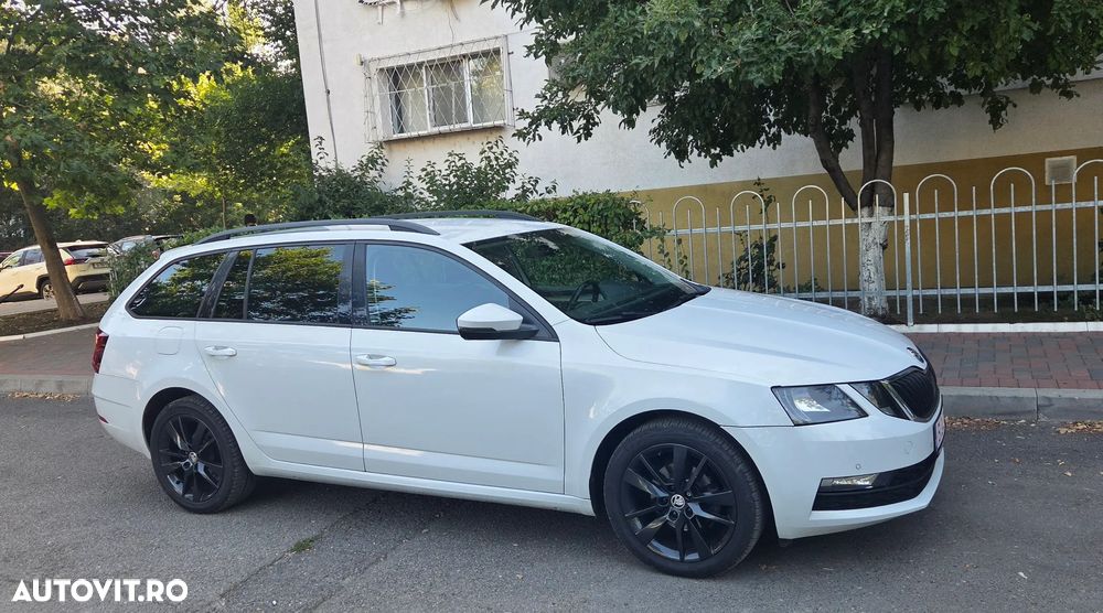 Skoda Octavia 1.6 TDI DSG Style - 9