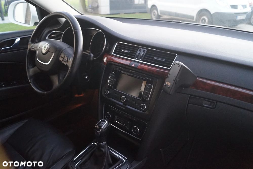 Skoda Superb 2.0 TDI Exclusive - 36