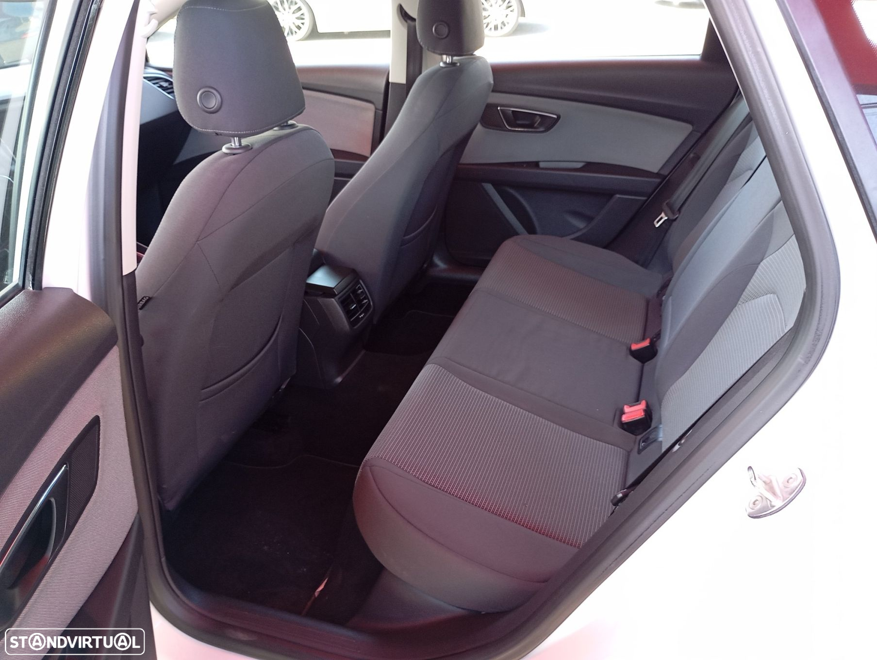 SEAT Leon ST 1.6 TDI FR S/S - 8