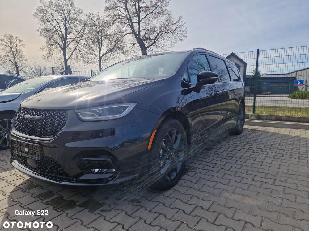 Chrysler Pacifica - 40