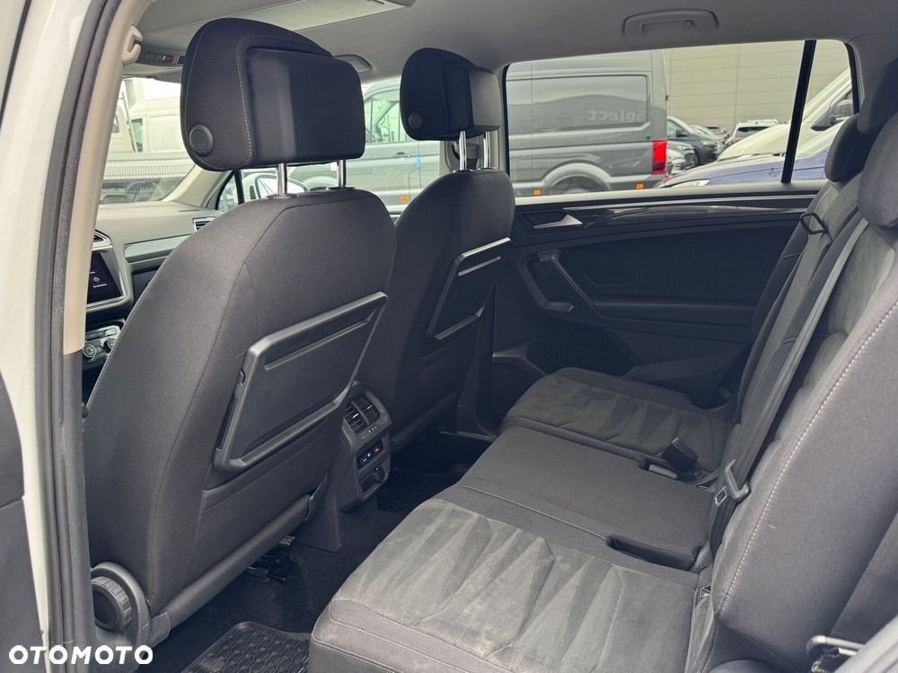 Volkswagen Tiguan Allspace - 16