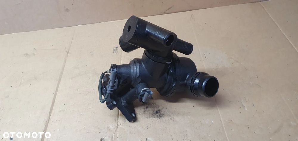 Obudowa termostatu króciec Land Rover Discovery Sport L550 2.0 D G4D3-8575-BD - 4