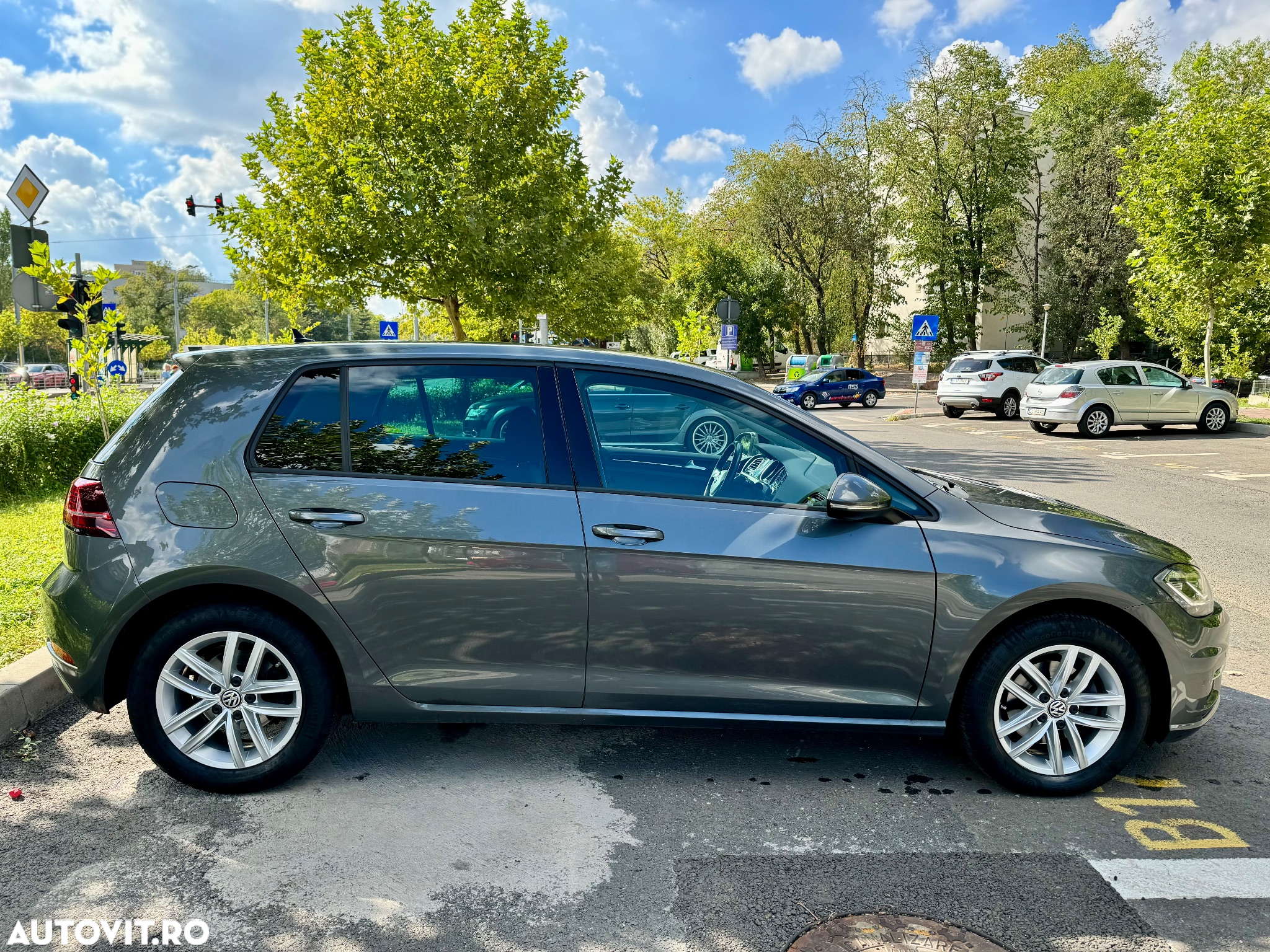 Volkswagen Golf 2.0 TDI DSG Highline - 2