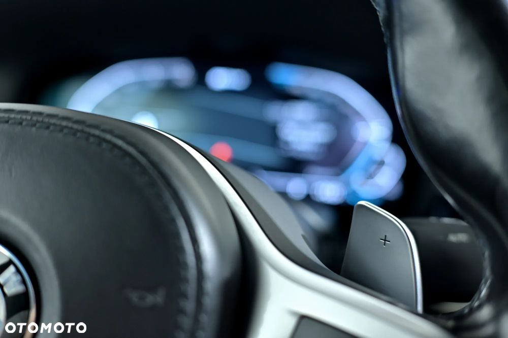 BMW Seria 5 530e xDrive M Sport sport - 37