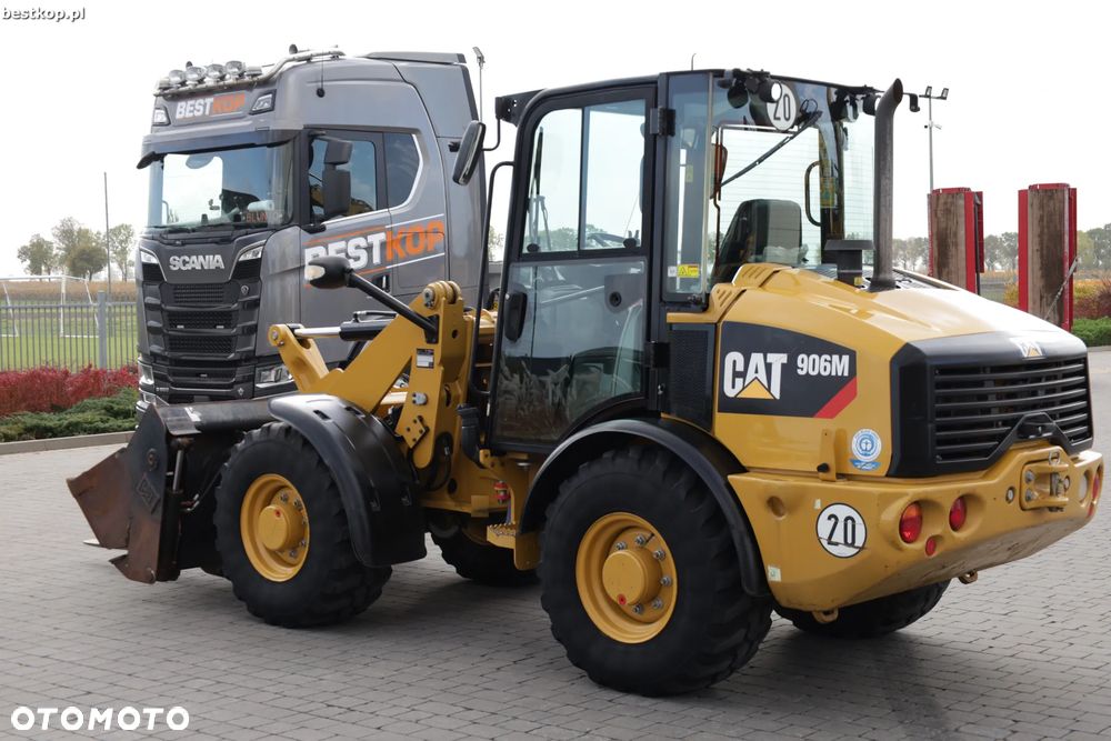 Caterpillar CAT 906M - 10