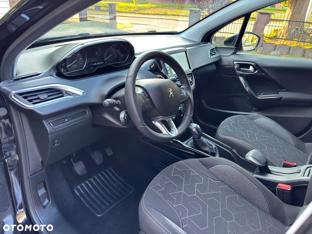 Peugeot 2008 1.2 Pure Tech Active S&S - 24