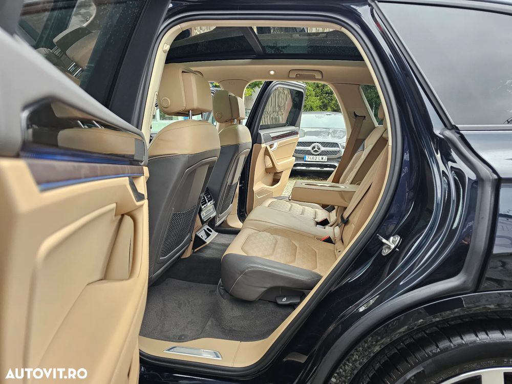 Volkswagen Touareg V6 TDI 4MOTION R-Line - 25