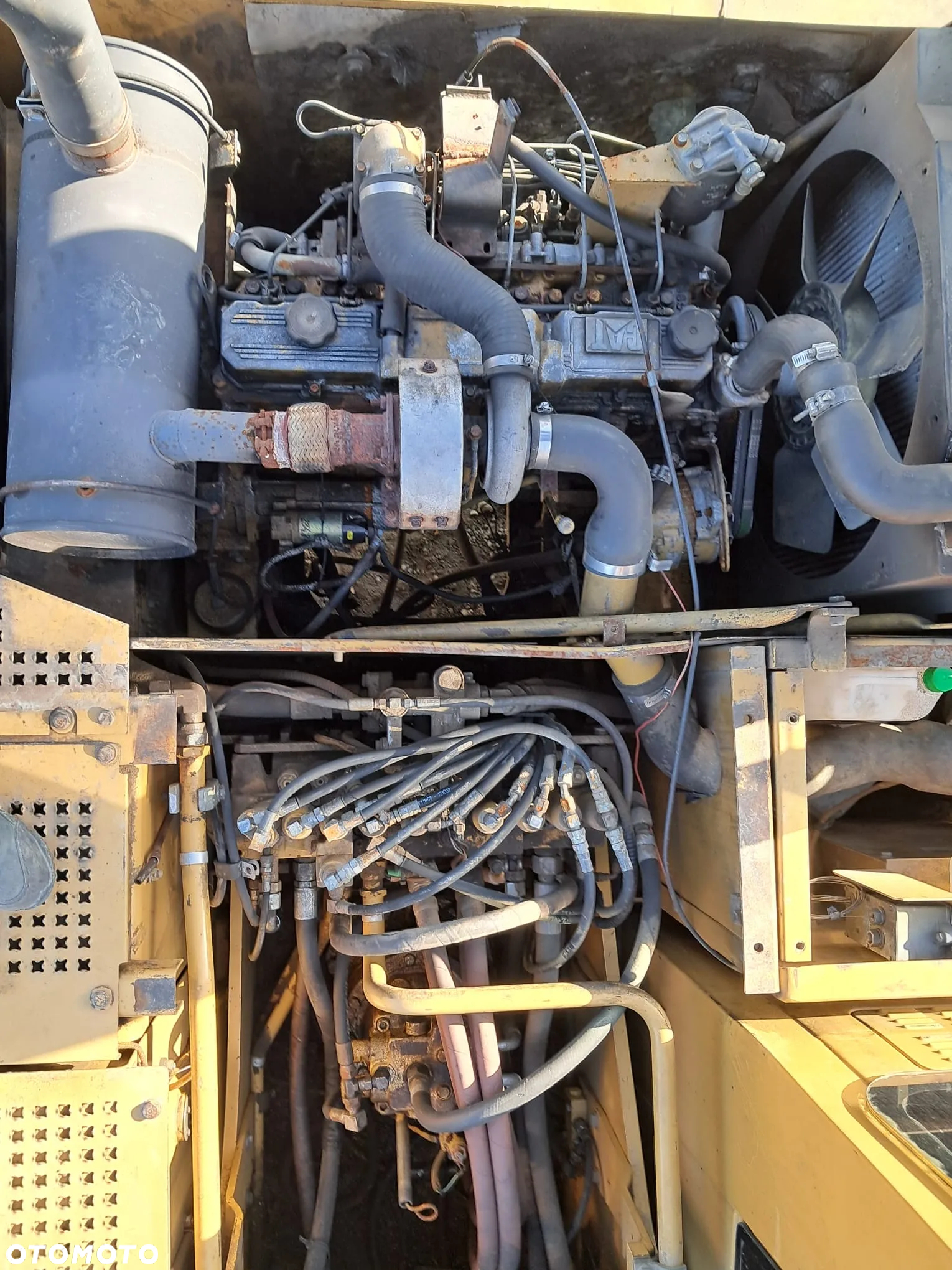 Caterpillar 318 B - 9