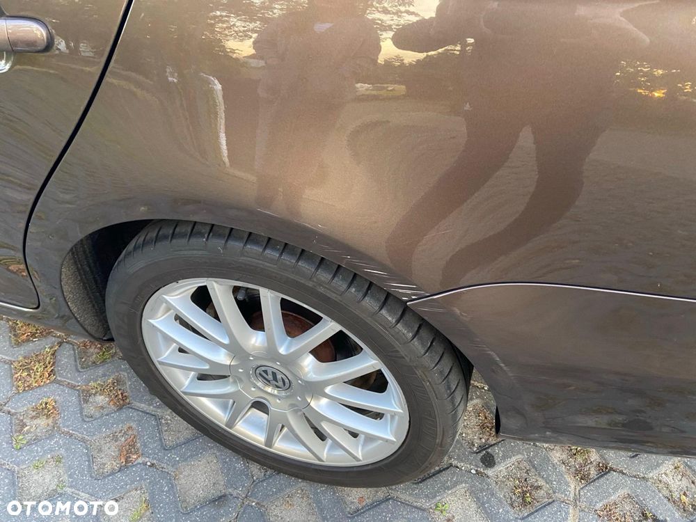 Volkswagen Golf 2.0 TDI DPF DSG MATCH - 22