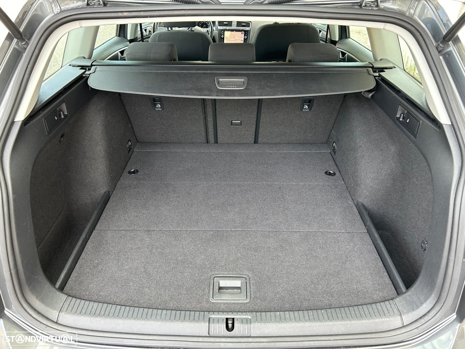 VW Golf Variant 1.6 TDi Confortline - 13
